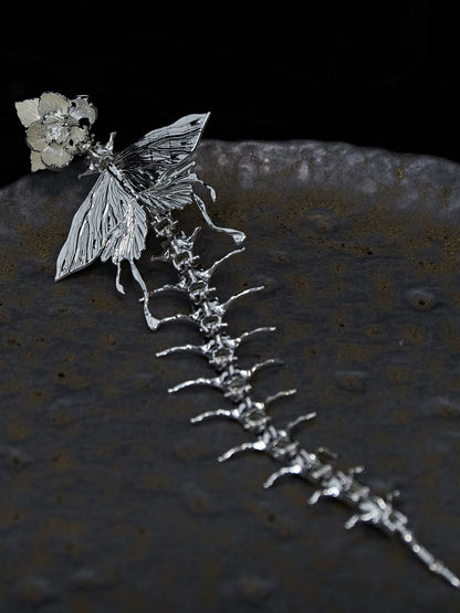 Art in Motion: The Ethereal Iris Butterfly Skeletal Ring for the Bold Soul